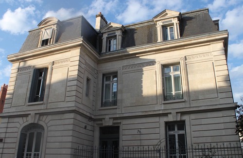 Limoges Apartment | Premium Apartment Suite with Private Bathroom & Breakfast