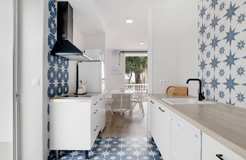 Brena y Marismas de Barbate Natural Park Apartment | Apartment 'Suite 4 In Natural Park' with Shared Pool, Wi-Fi and Air Conditioning