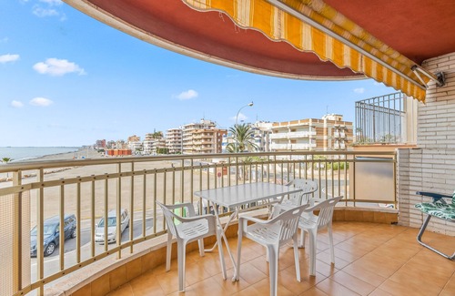 Santa Pola Apartment | Cozy Sea View Apartment 'Sunflower Europa' with Terrace