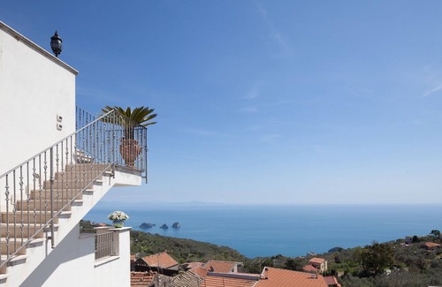 Sant'Agata sui Due Golfi Apartment | Ultimate Escape: Apartment Sunset with Sea View & Pool