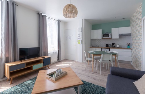 Saint-Quentin Apartment | Discover the Superior Apartment with Kitchen & Breakfast