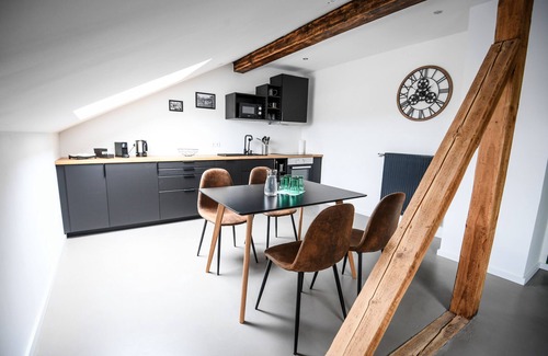 Reimerath Apartment | Cozy Apartment with Kitchen and Private Bathroom Awaiting You