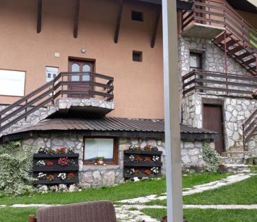 Mavrovo Apartment | Discover Apartment Suzana: Family-Friendly with Hot Tub