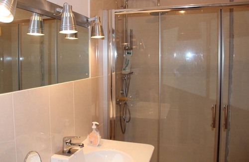 Carino Apartment | Cozy Apartment Sweetheart Steps from the Beach with Ocean View