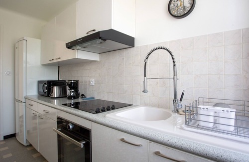Saint-Laurent-du-Var Apartment | Sea View Apartment T2 with Kitchen and Breakfast Included
