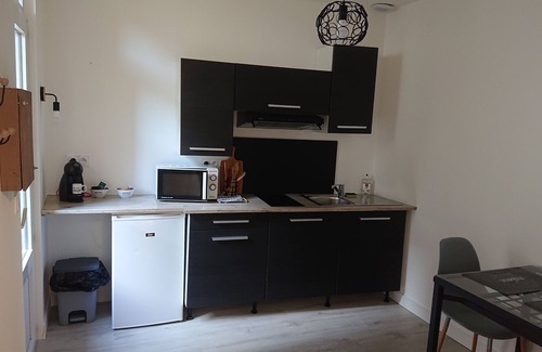 Vitre Apartment | Quiet T2 Apartment Le Cocöon with Kitchen & Breakfast