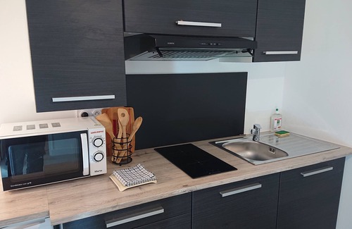Vitre Apartment | Quiet T2 Apartment Le Cocöon with Kitchen & Breakfast