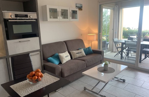 Marine de Saint Ambroggio Apartment | Oceanfront Apartment T2 with Pool and Air Conditioning