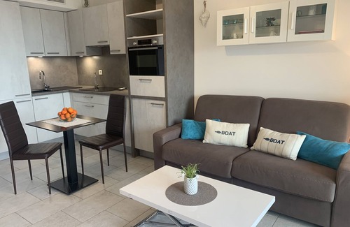 Marine de Saint Ambroggio Apartment | Oceanfront Apartment T2 with Pool and Air Conditioning
