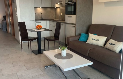 Marine de Saint Ambroggio Apartment | Oceanfront Apartment T2 with Pool and Air Conditioning