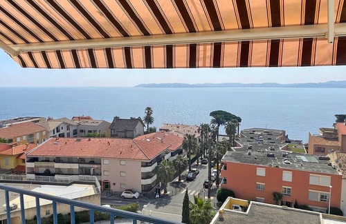 Sainte-Maxime City Centre Apartment | Seaside Apartment T3 with Breathtaking Views and Comforts
