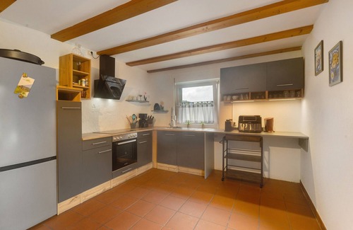 Sellinghausen House | Apartment 'Talblick Sellinghausen' with Mountain View, Private Terrace and Wi-Fi
