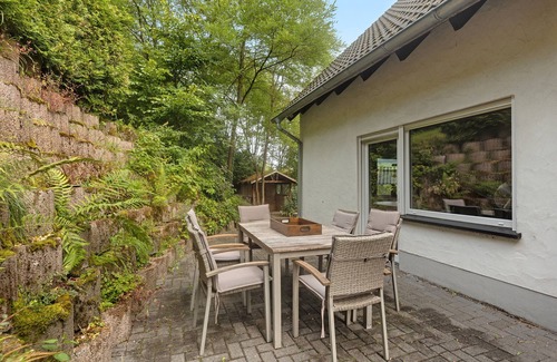 Sellinghausen House | Apartment 'Talblick Sellinghausen' with Mountain View, Private Terrace and Wi-Fi