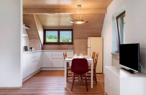 Collalbo Apartment | Apartment 'Tann 11' with Mountain View and Balcony