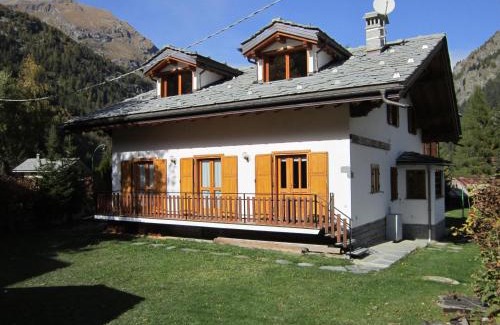 Gressoney-Saint-Jean Apartment | Exceptional Apartment Tea: Perfect for Families with Kids!