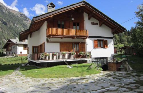 Gressoney-Saint-Jean Apartment | Exceptional Apartment Tea: Perfect for Families with Kids!