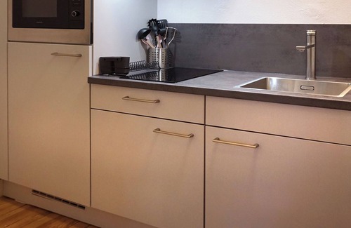 Huisduinen Apartment | Pet-Friendly Retreat at The Coast - Guests Rate 10/10