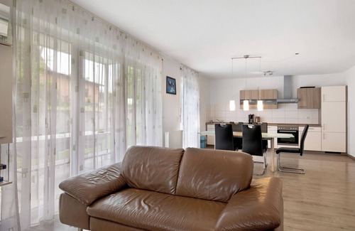 Deffingen Apartment | Relaxing Apartment 'Thea' with Private Terrace & Ocean View