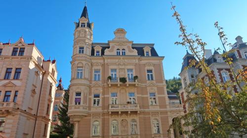 Karlovy Vary Apartment | Kid-Friendly Retreat at Apartment Themis with Spa Access
