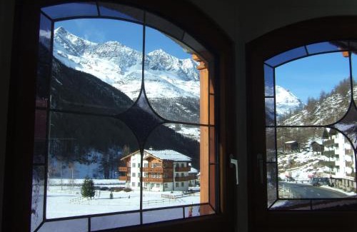Saas Almagell Apartment | Oceanfront Retreat: Apartment Theresli with Spa & Hot Tub