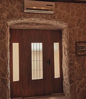 Cove Rogacic Apartment | Pet-Friendly Apartment Tia Vis with 9.7/10 Guest Rating