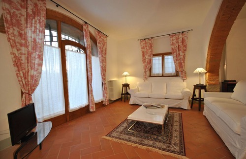 Lastra a Signa Apartment | Guest Rated: 9.8 at Apartment Timo - Ideal Family Retreat