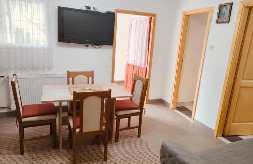 Municipality of Gracac Apartment | Highly Rated Apartment Tina Gračac with Breakfast & Accessibility