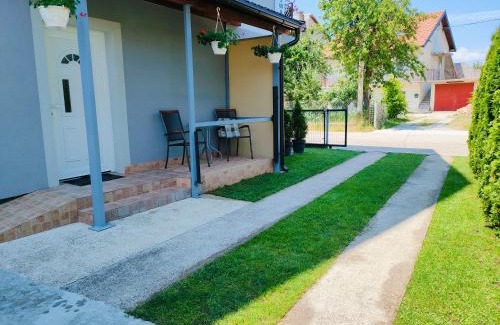 Municipality of Gracac Apartment | Highly Rated Apartment Tina Gračac with Breakfast & Accessibility