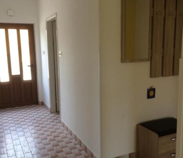 Cres Apartment | Family-Friendly Getaway at Apartment Tinna - Rated 9/10