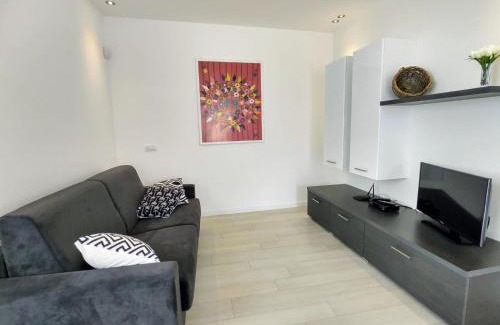 Gera Lario Apartment | Cozy Oceanfront Retreat: Apartment Titti - GLA133