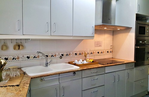 Torrelles de Foix Apartment | Cozy Apartment Torrellenc with Spa & Family-Friendly Amenities