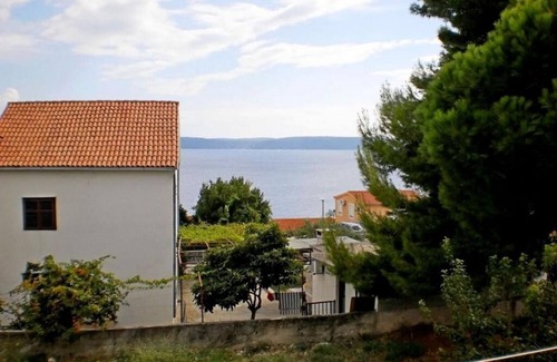 Okrug Gornji Apartment | Oceanfront Apartment Tomislav - Top Rated in Okrug Gornji