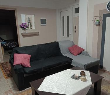 Veroia Apartment | Nature Retreat: Highly Rated & Family-Friendly Getaway