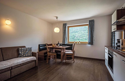 Feldthurns Apartment | Mountain View Apartment "Toni Stefan" with Sauna & Terrace