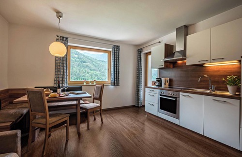 Feldthurns Apartment | Mountain View Apartment "Toni Stefan" with Sauna & Terrace