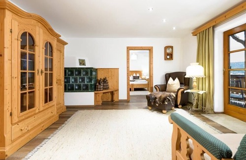 Hoetting Other | Inviting Apartment "Waldkönig" at Kasperhof Innsbruck