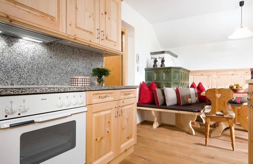 Hoetting Other | Family-Friendly Apartment Top 5 "Zirbennest" in Innsbruck
