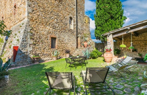 Stigliano Apartment | Pet-Friendly Apartment Torre 2: Guest Rated 9/10