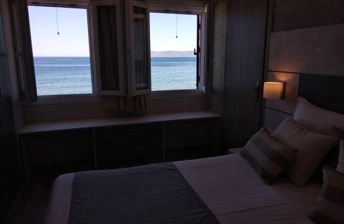 Petra Apartment | Beachfront Apartment Toula with Pool & Ocean Views