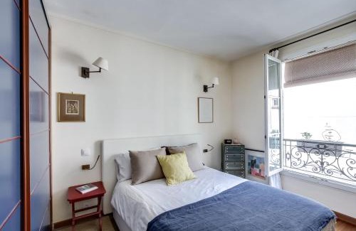 7th Arrondissement Apartment | Discover Apartment Tour Eiffel by Weekome: Rated 8.6/10
