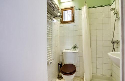 7th Arrondissement Apartment | Discover Apartment Tour Eiffel by Weekome: Rated 8.6/10