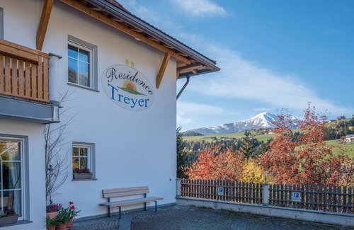 Terento Apartment | Cozy Apartment "Treyer 4 Typ B" with Balcony & Mountain View