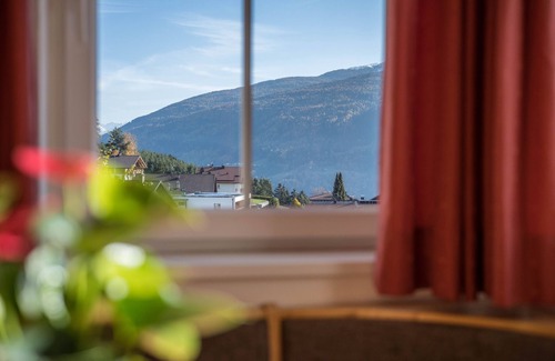 Terento Apartment | Cozy Apartment “Treyer 1 Typ B” with Mountain Views & More
