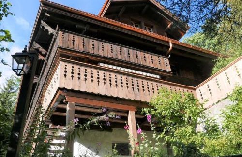 Zweisimmen Nr Gstaad Apartment | Family-Friendly Apartment Tree-Tops Chalet for Memorable Stays