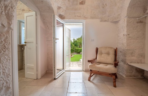 Specchiaruzzo Apartment | Trullo Suite in Masseria: Pet-Friendly Retreat with Pool