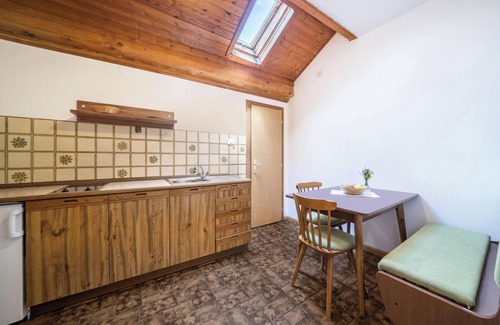 Lana Apartment | Scenic Apartment "Tschigat Leilichhof" with Garden & Spa