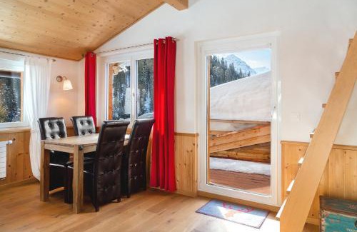 Langwies Apartment | Oceanfront Apartment Turmzimmer with Pet-Friendly Perks