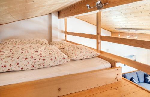 Langwies Apartment | Oceanfront Apartment Turmzimmer with Pet-Friendly Perks