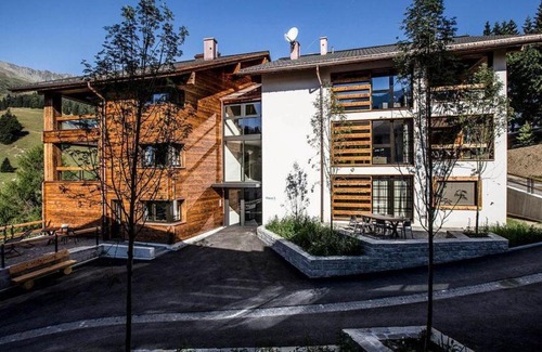 Parpan Apartment | Elegant Apartment Turrabuel 4-Bett Maisonette - Pet Friendly