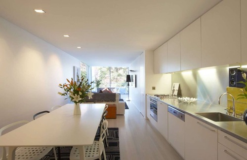 Darlinghurst Apartment | Modern Apartment Two by Contemporary Hotels - Family-Friendly Stay